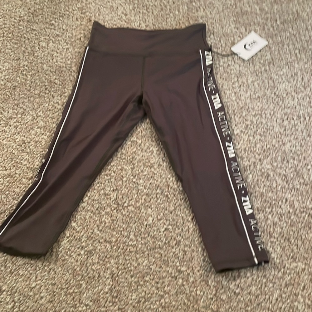 Olive Logo Stripe Light n Tight Hi-Rise Capri